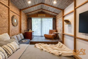 OldQuarterTopView Bathtub Balcony Netflix